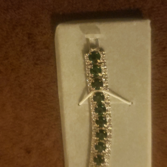 Man-made emerald - Picture 4 of 6